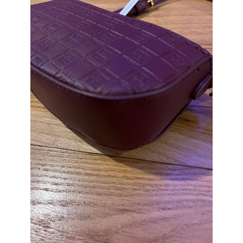 Steve Madden Borian Logo Baguette in Bloodstone, new with tags - Picture 6 of 6